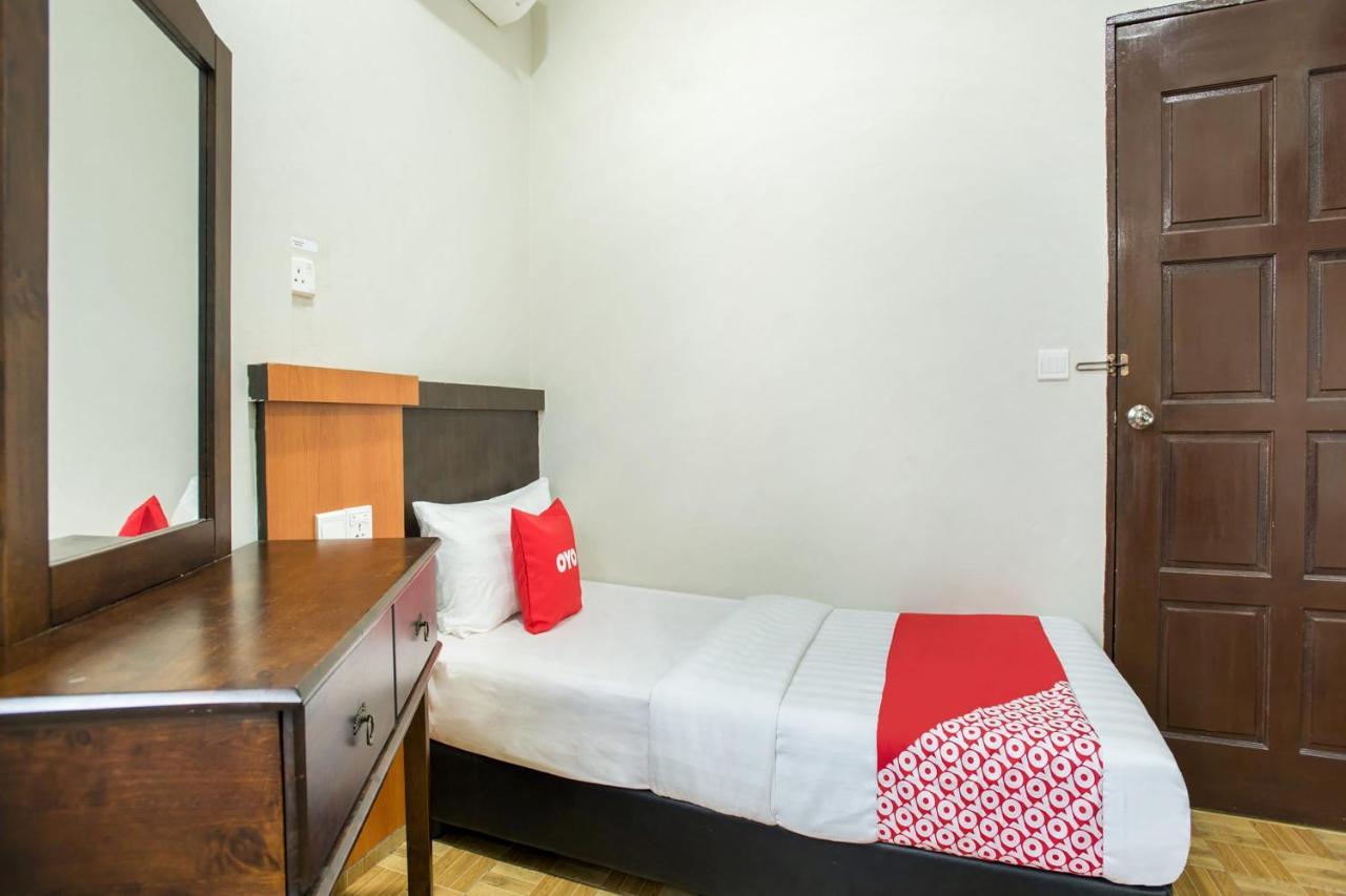 Oyo 89712 Grand Inn Семпорна Экстерьер фото